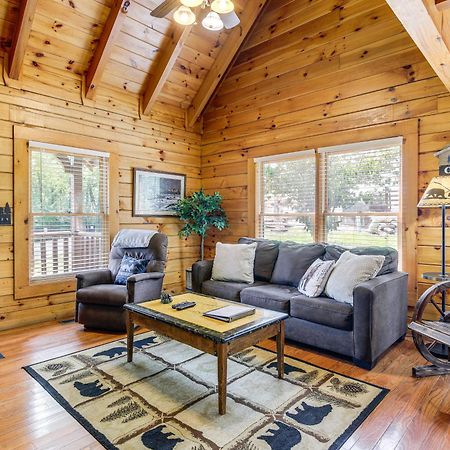 Pigeon Forge Cabin Premier Location And Hot Tub Exterior photo