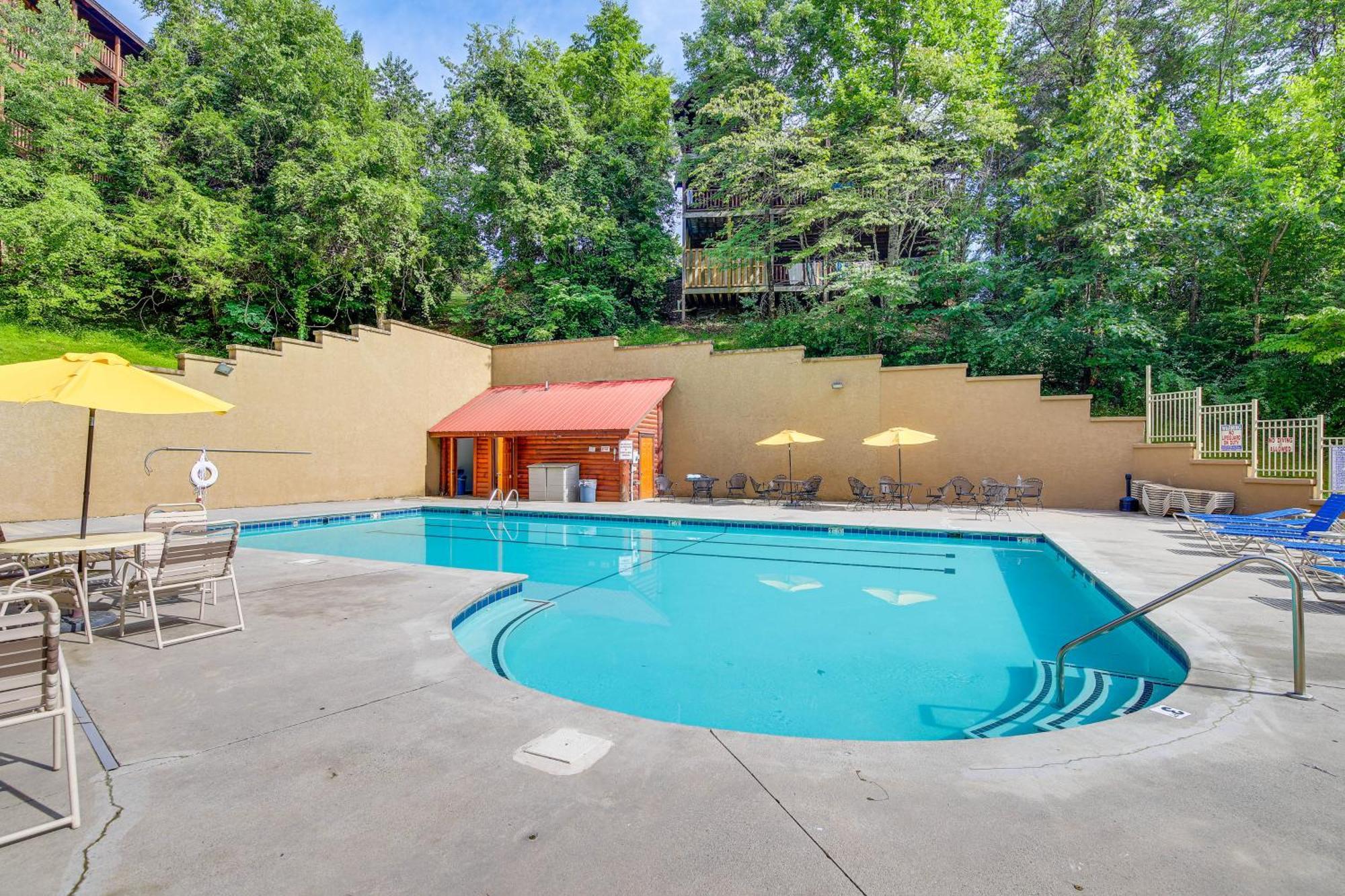 Pigeon Forge Cabin Premier Location And Hot Tub Exterior photo