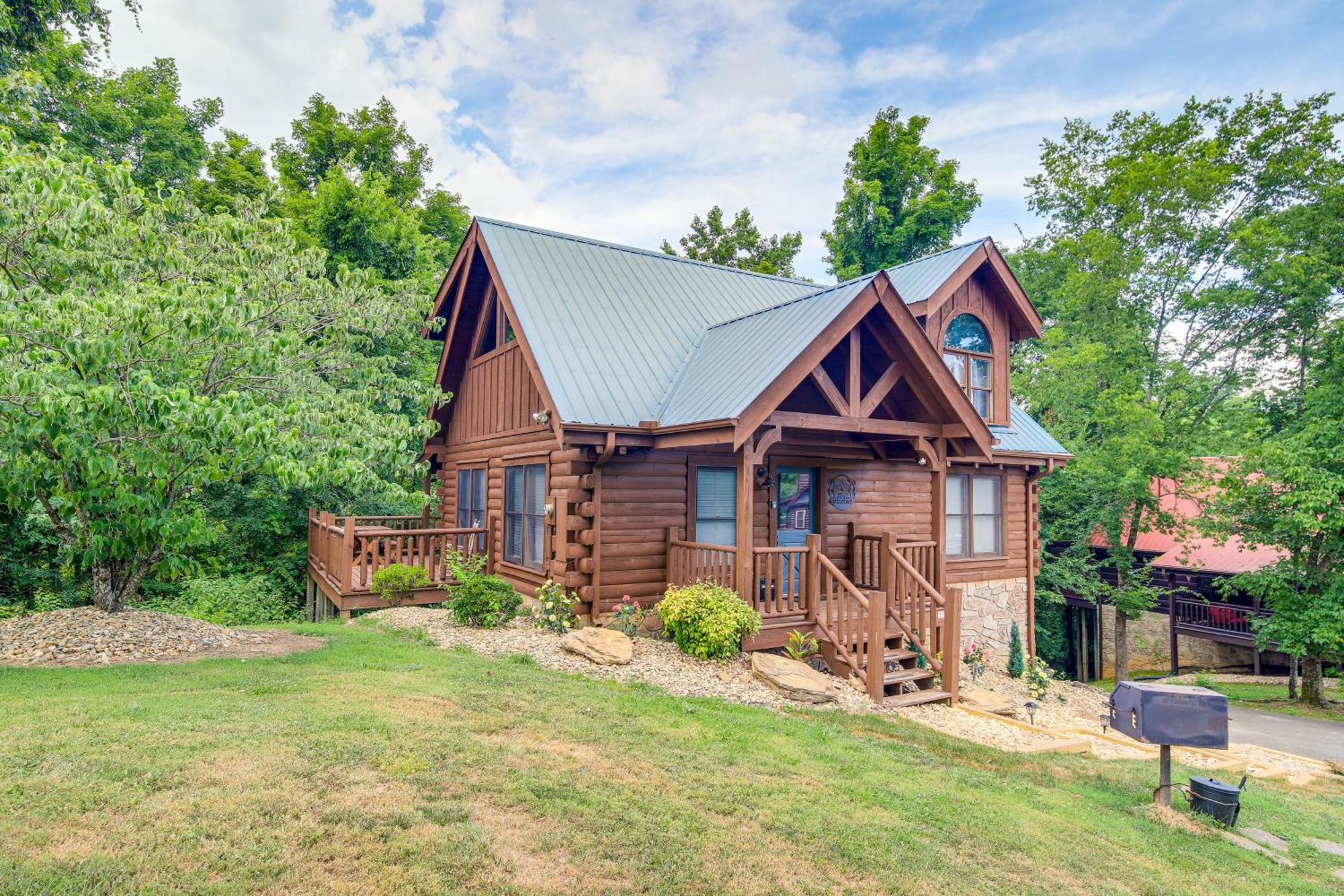 Pigeon Forge Cabin Premier Location And Hot Tub Exterior photo