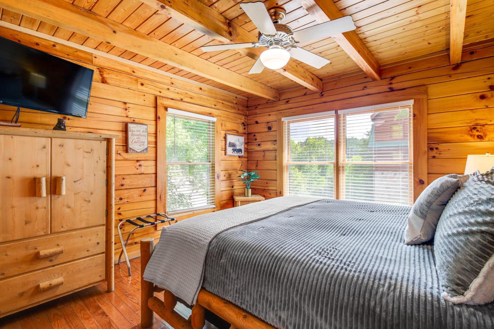 Pigeon Forge Cabin Premier Location And Hot Tub Exterior photo