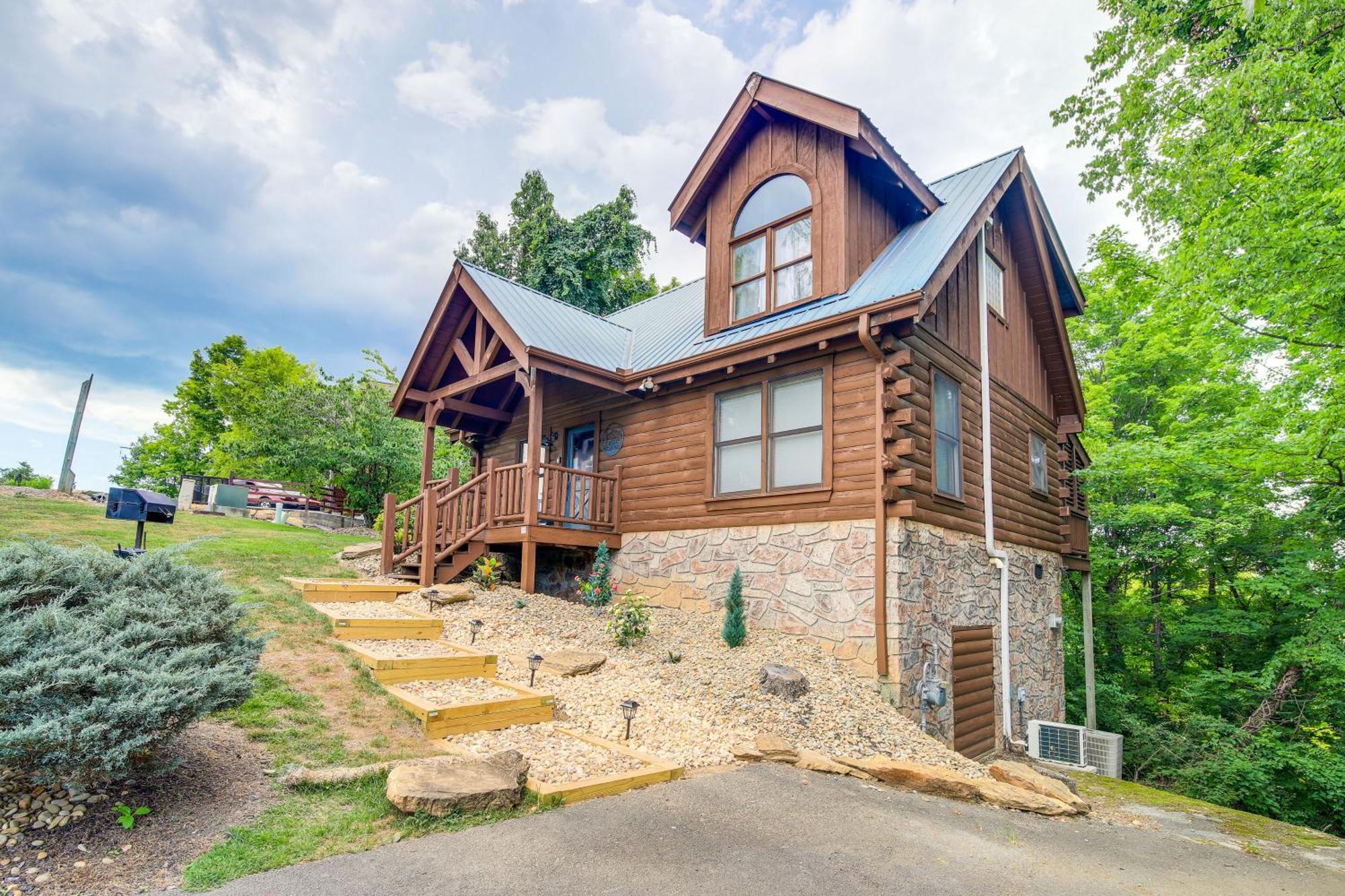 Pigeon Forge Cabin Premier Location And Hot Tub Exterior photo