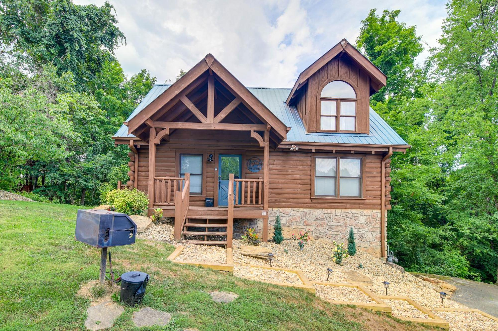 Pigeon Forge Cabin Premier Location And Hot Tub Exterior photo
